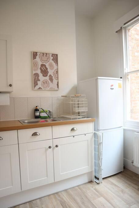 Spacious 1 Bedroom Apartment Leicester Exterior foto