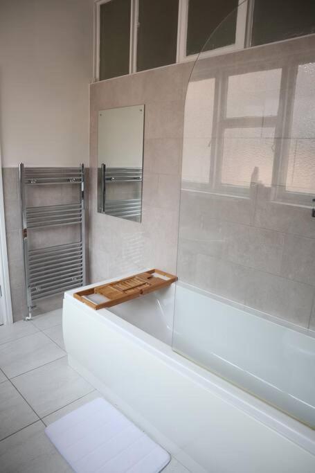 Spacious 1 Bedroom Apartment Leicester Exterior foto
