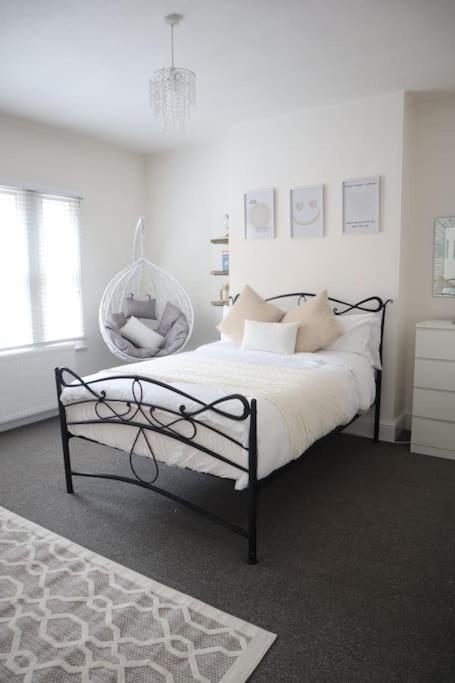 Spacious 1 Bedroom Apartment Leicester Exterior foto
